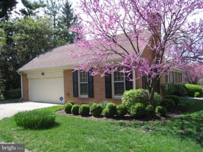 Photo - 11132 Luxmanor Rd House