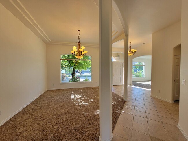 Foto del edificio - 1200 W Canyon Lakes Dr