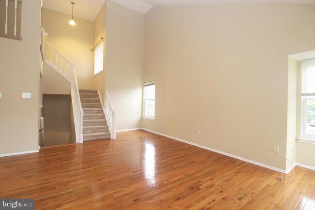 Building Photo - 262 Andover Pl