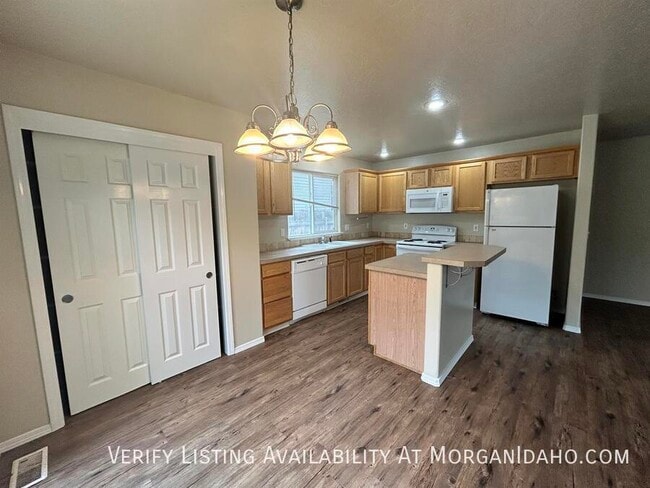 Building Photo - 5498 S Loughs Way