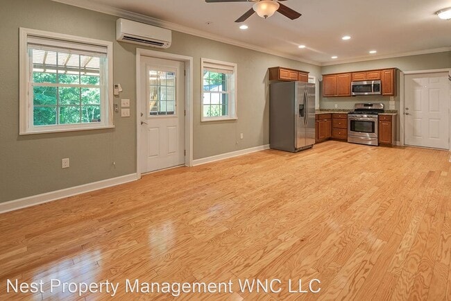 Building Photo - 1 br, 1 bath House - 28-1 Erskine Ave