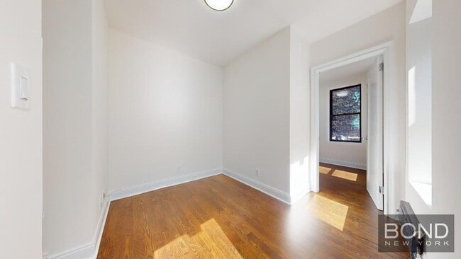 Building Photo - 151 Mott St