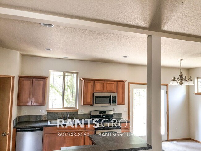 Building Photo - 3 br, 2.5 bath House - 815 Sarah Ct NW