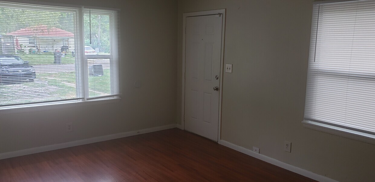 Living Room - 4715 E 18th St