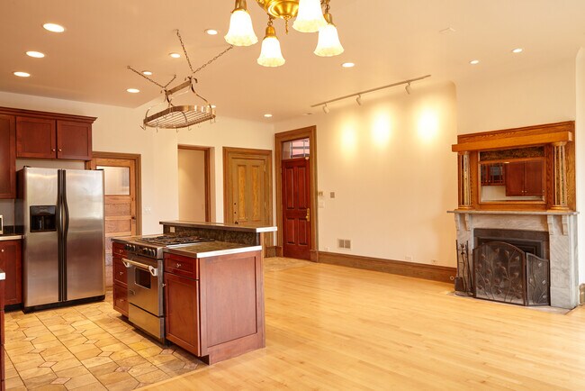 Building Photo - 2052 N Cleveland Ave
