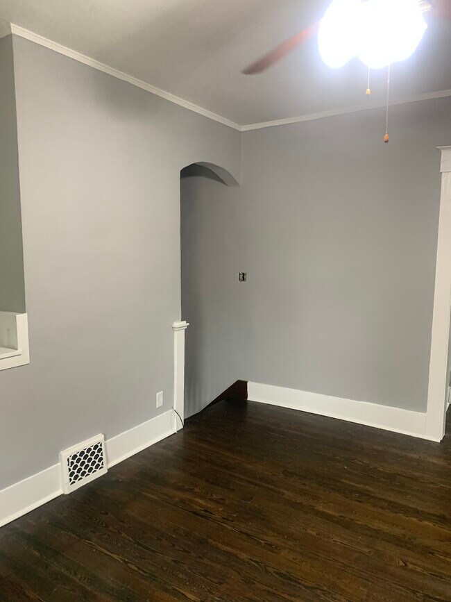 Living room - 276 E 6th St