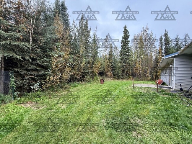 Building Photo - 3 bedroom home in the heart of North Pole,...