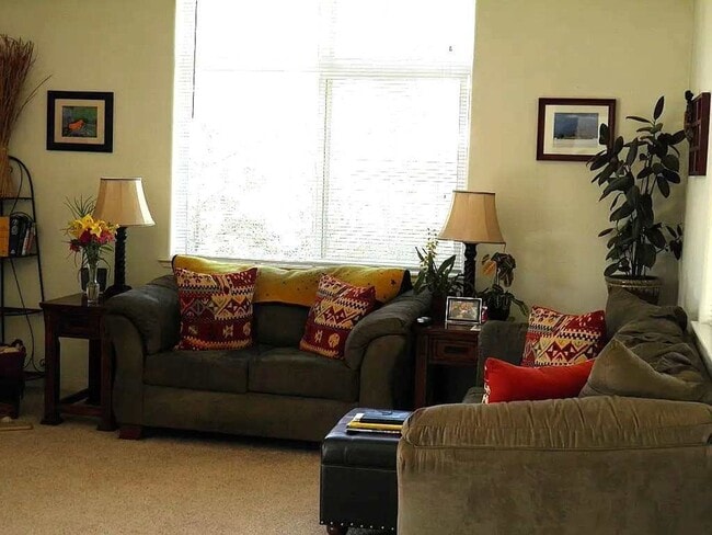 Building Photo - 2 bedroom, 2 bath in Grass Valley, CA