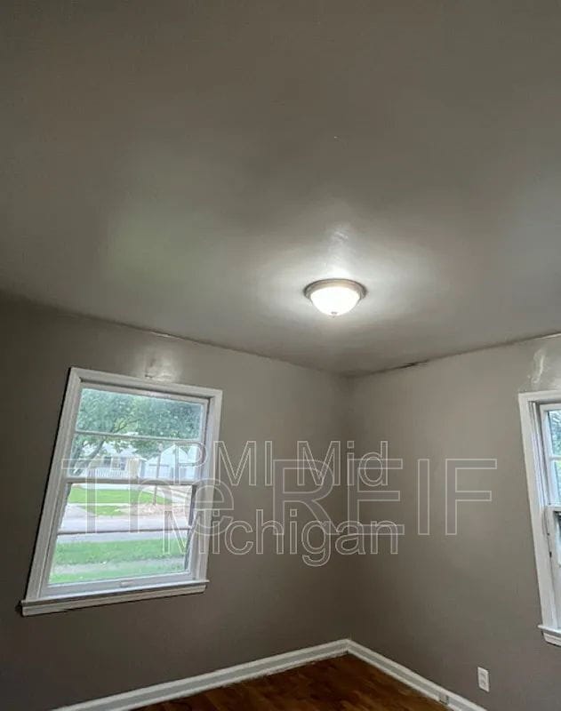 Building Photo - 813 Alvord Ave