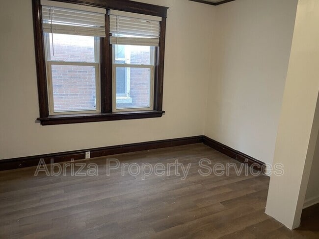 Building Photo - 3954 Lexington Ave