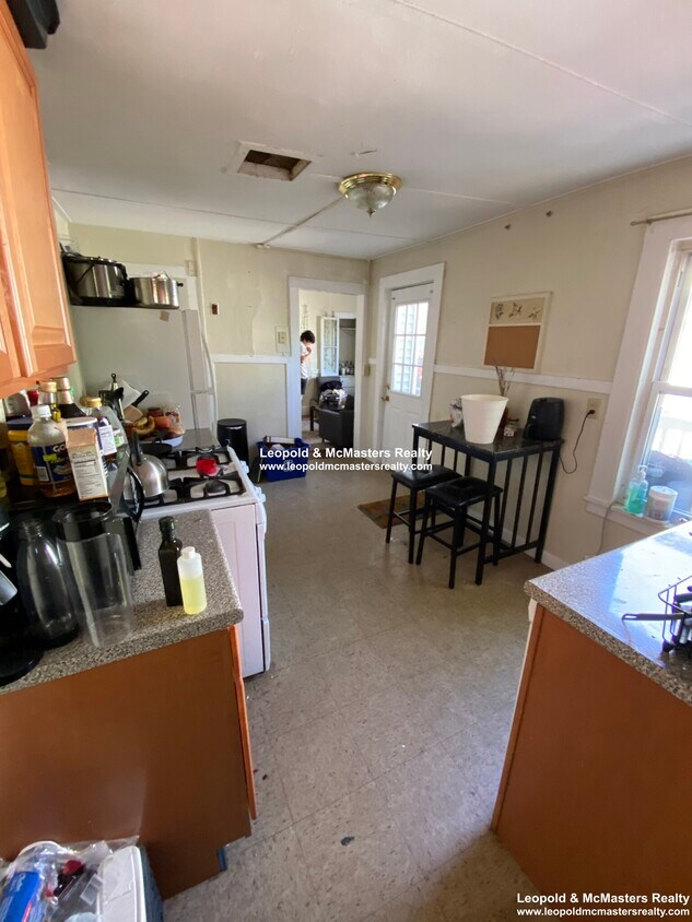 Primary Photo - 22 Greylock Rd