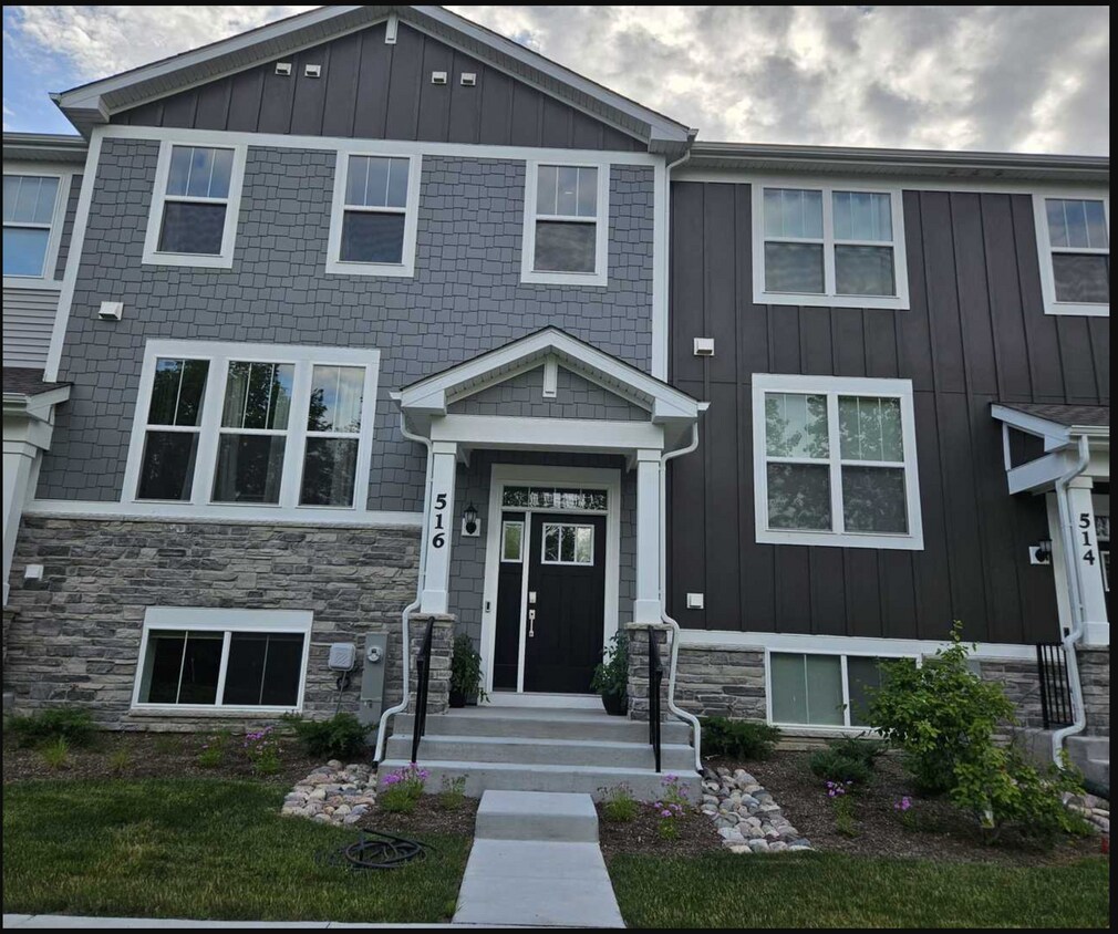 Main Entrance - 516 Wolverine Dr
