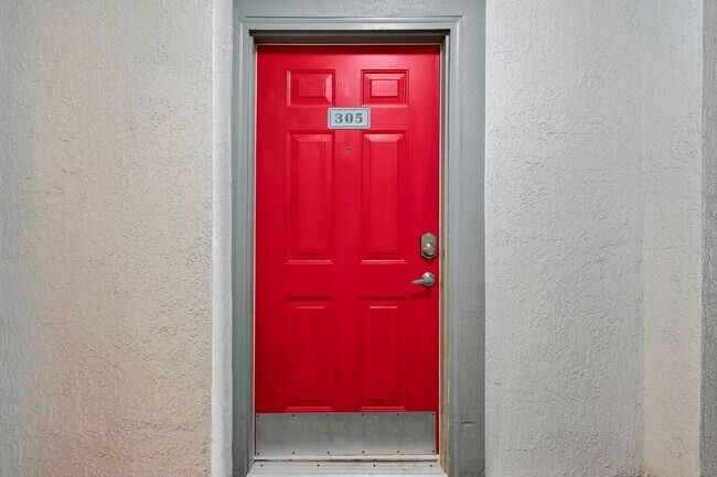 Foto del edificio - Completely Renovated Waterfront Condo – Fully Furnished