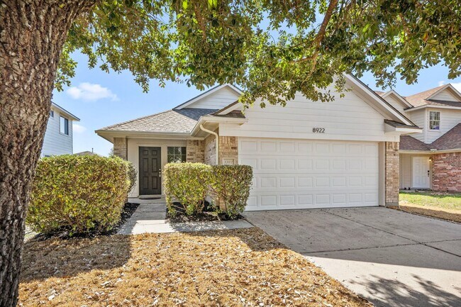 Building Photo - Discover the perfect blend of modern luxury and functional design in this impeccably remodeled ho...