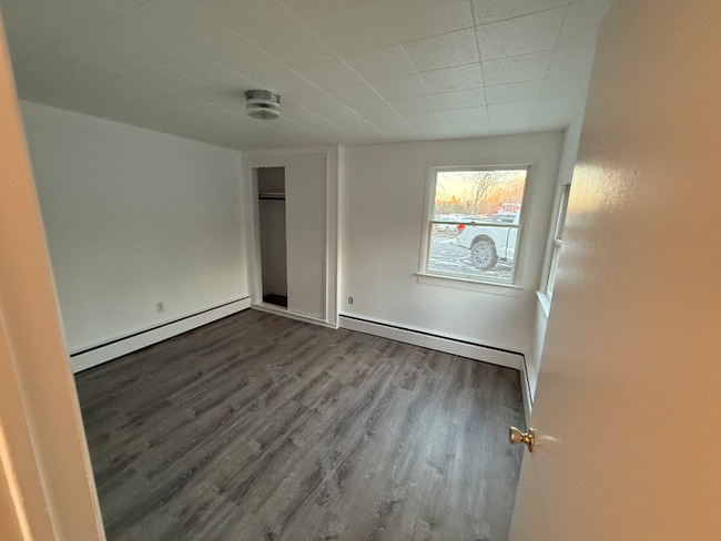 Foto del edificio - 231 US-6