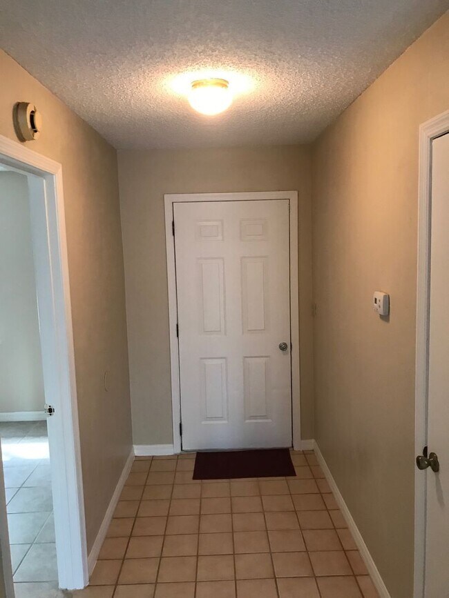 Foto del edificio - Charming 2-Bedroom, 2-Bath Single Family H...