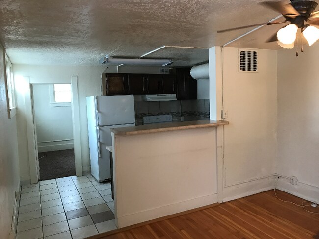 Foto del edificio - 945 E 3rd St