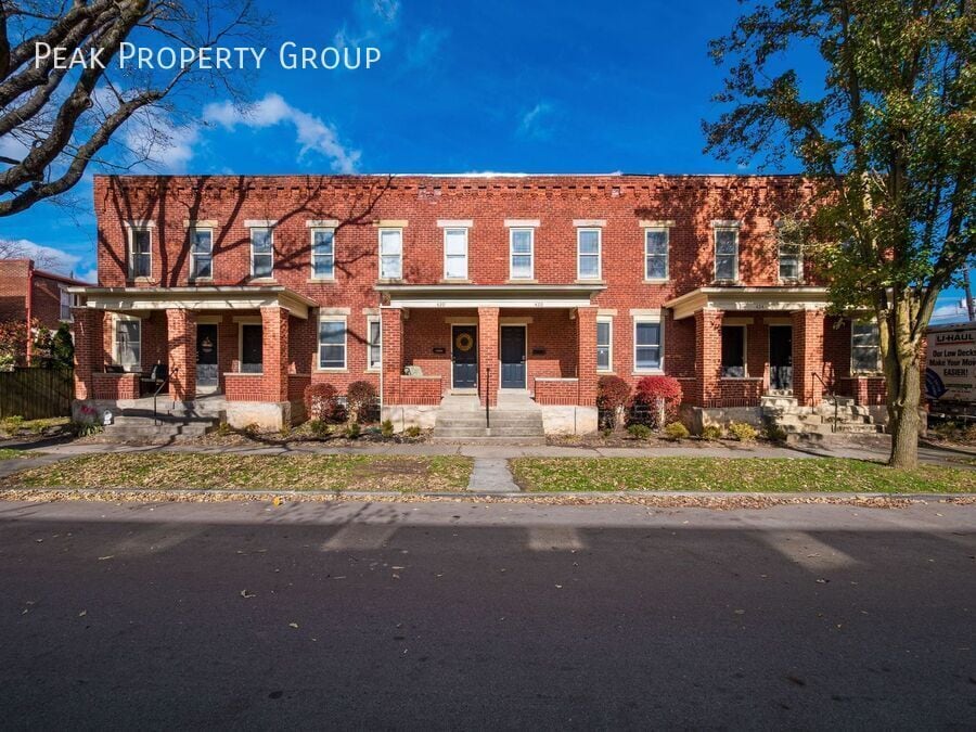 Primary Photo - 1248 S Washington Ave