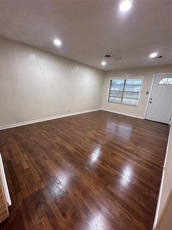 Building Photo - 207 Carlang St