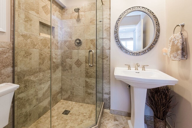 Foto del edificio - 461 Middlesex Ct