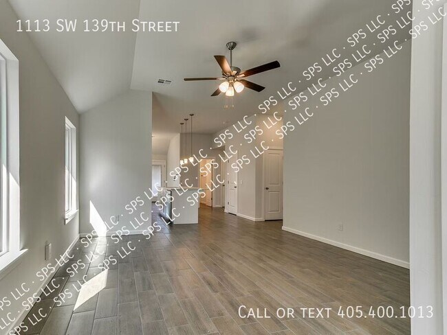 Building Photo - 1113 SW 139th St