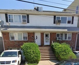Building Photo - 237 Riverview Pl