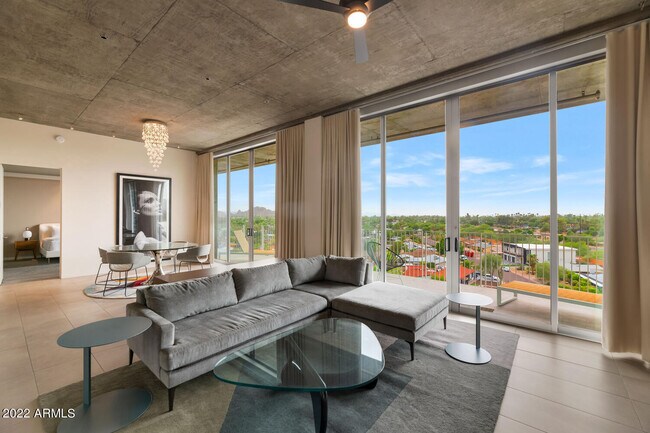 Foto del edificio - 6850 E Main St
