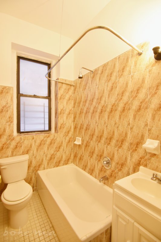 Foto del edificio - 312 Manhattan Ave