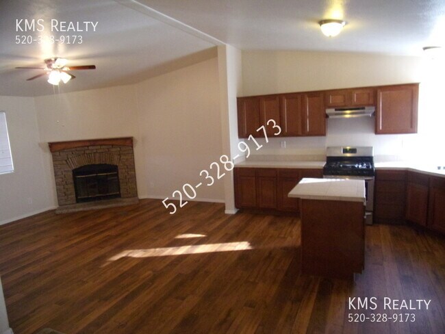 Building Photo - 3 Bed / 2 Bath - OWNER/AGENT