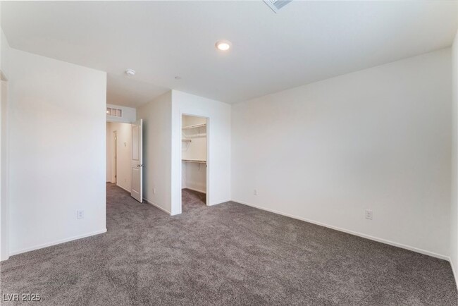 Building Photo - 2550 Petunia Garden Ave