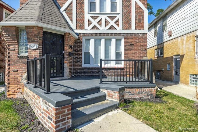 Foto del edificio - 16549 Washburn St