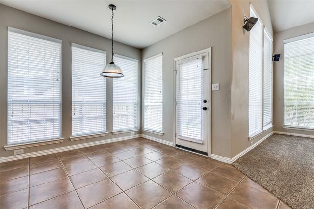 Foto del edificio - 2424 Chesterwood Dr