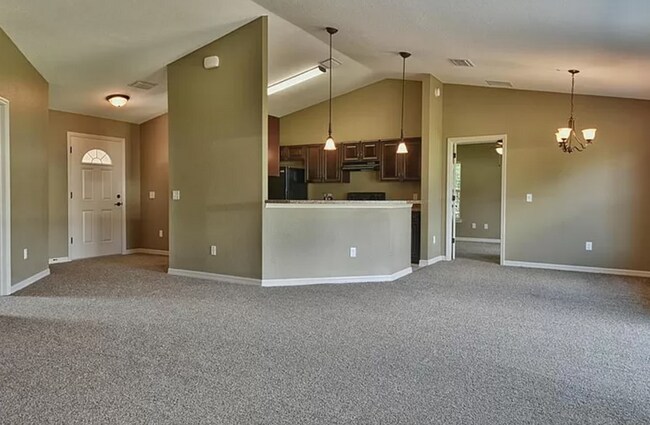 Sala de estar - 2 Olive Dr