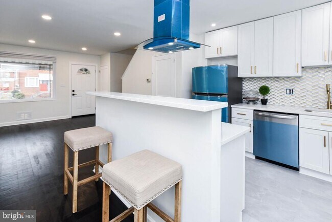 Building Photo - 4227 Nash St SE