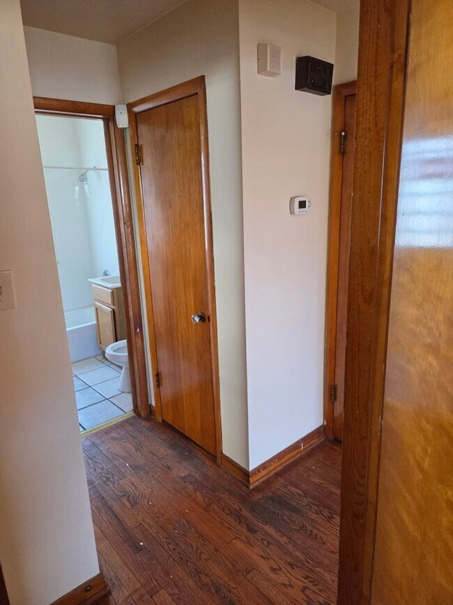 Foto del edificio - 3-Bedroom Single Family in a quiet neighborhood - Available March 15th!