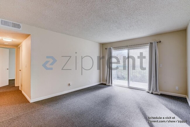 Building Photo - Unit 12