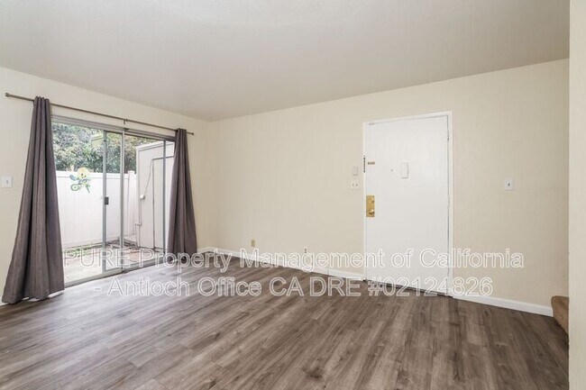 Foto del edificio - 2043 Sierra Rd