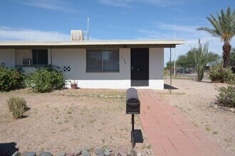 Building Photo - 1518 S Tucson Blvd