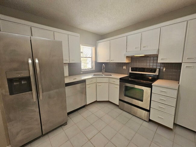 Foto del edificio - 2738 Carambola Cir S