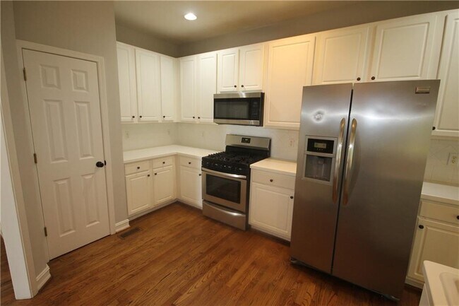 Foto del edificio - 2552 Chestnut Landing