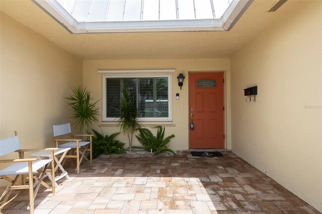 Building Photo - 6575 Green Valley Dr