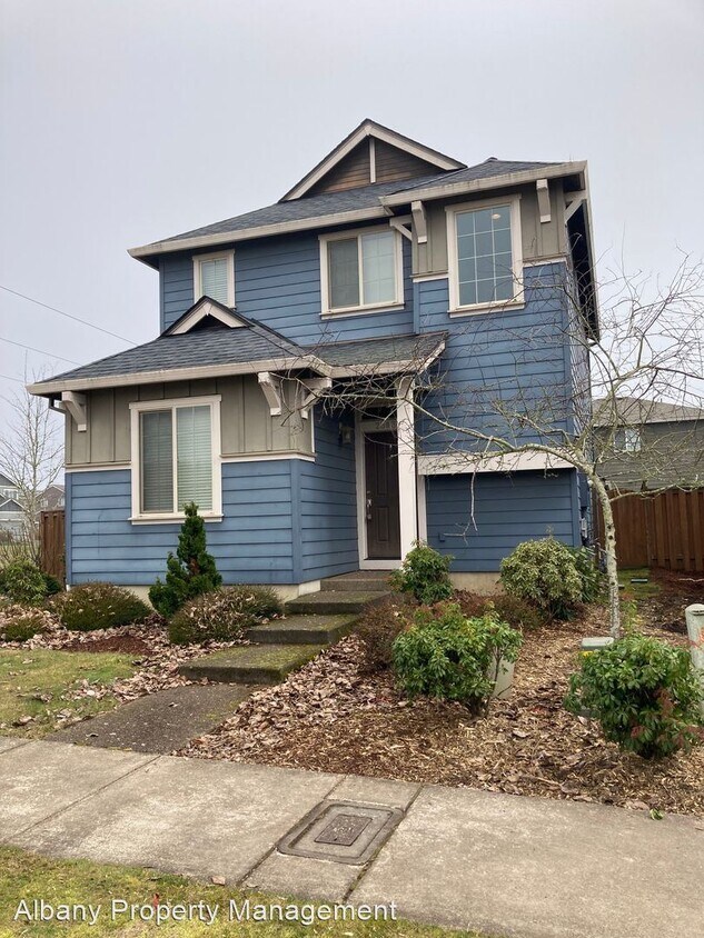 3 br, 2.5 bath House 2383 Laura Vista Dr NW House Rental in Albany