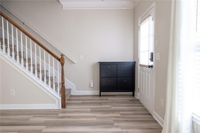 Foto del edificio - 1232 Harris Commons Pl