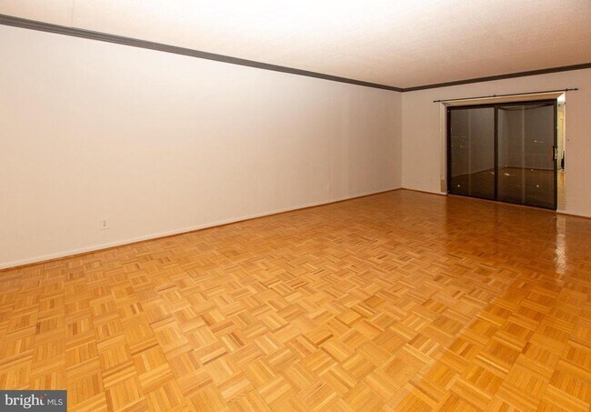 Building Photo - 20930 Valley Forge Cir