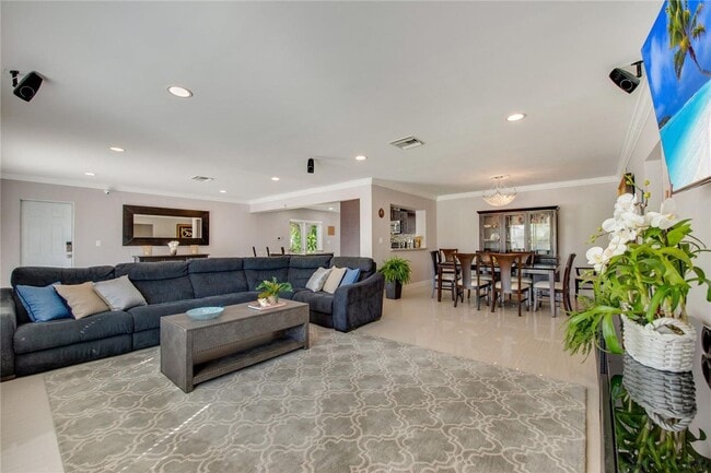 Building Photo - Beautiful home in quiet neighborhood