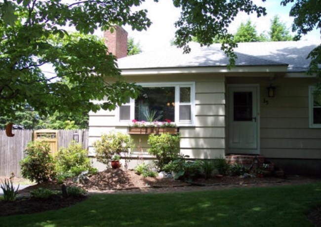 Building Photo - 15 Armstrong Dr