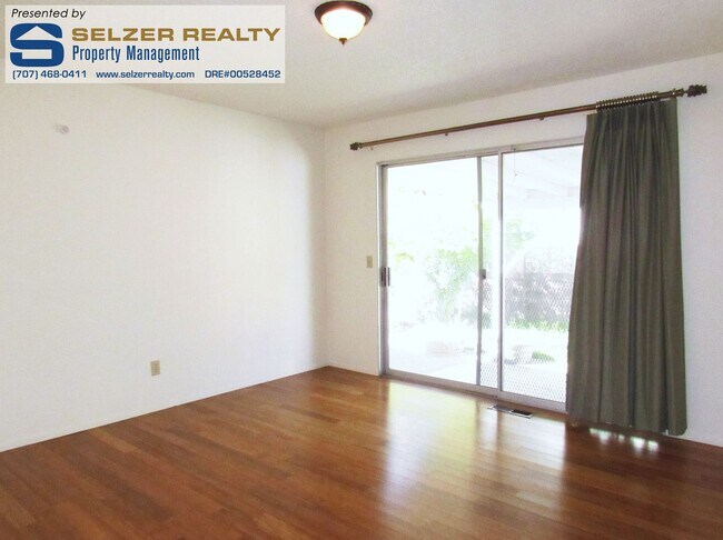 Building Photo - Comfortable 3 bd. home at the base of the ...