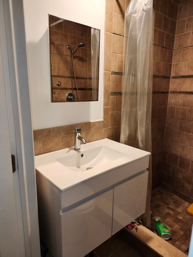 Foto del edificio - 733 Carpenter St