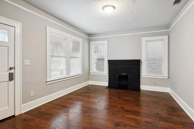 Foto del edificio - 1203 E 38th St