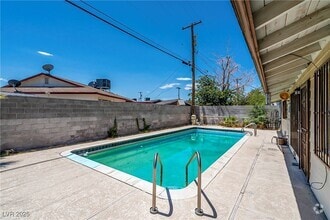 Building Photo - 4401 St Andrews Cir